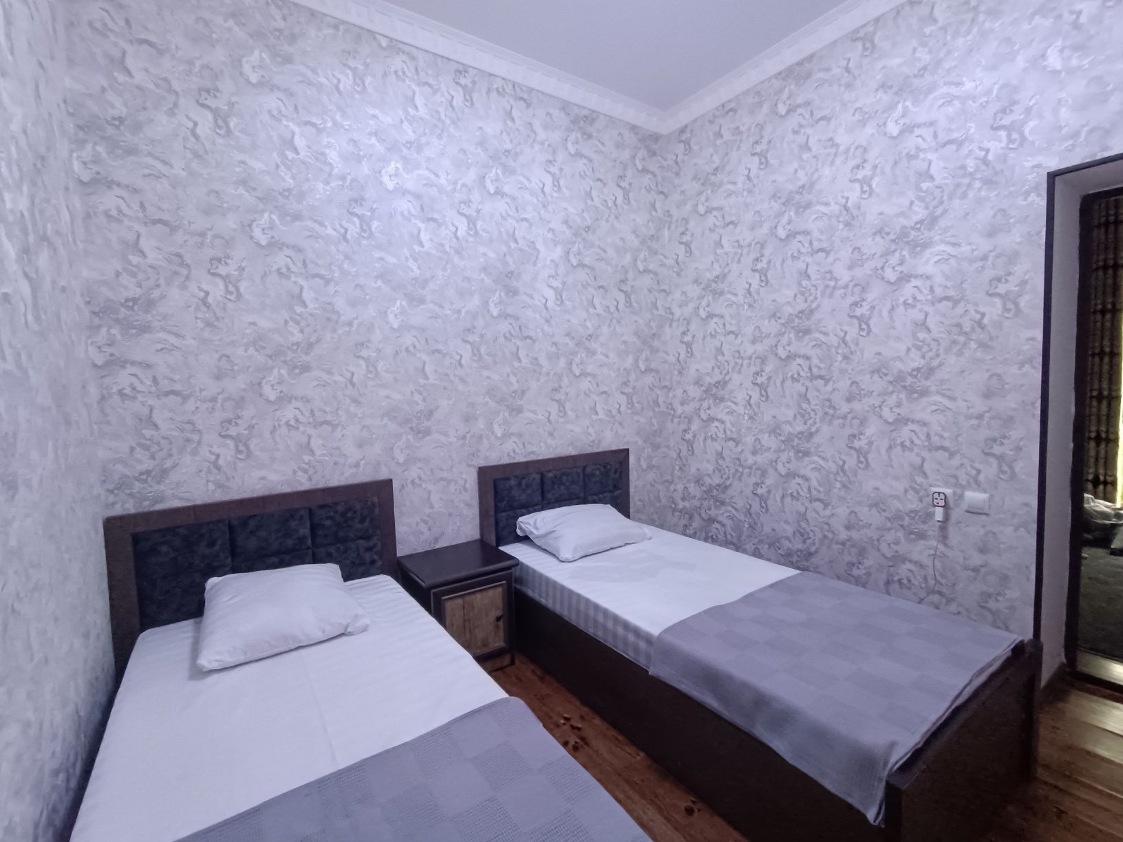 Dacha burchmulloda plyajga yaqin joylasgan hama sharoiti bor
