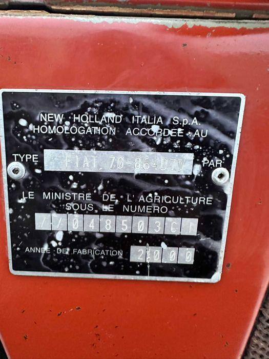 Tractor viticol new holland