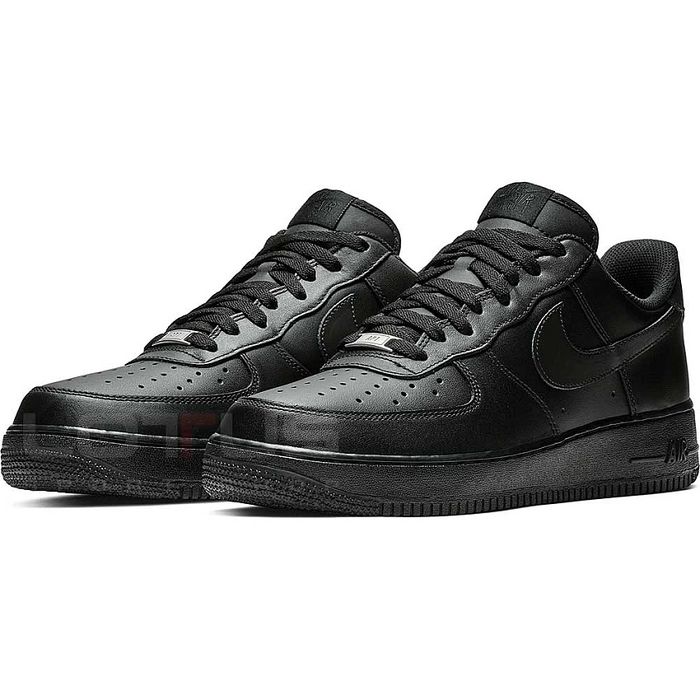 43н. Чисто нови и оригнални Nike Air Force 1 Triple black!!