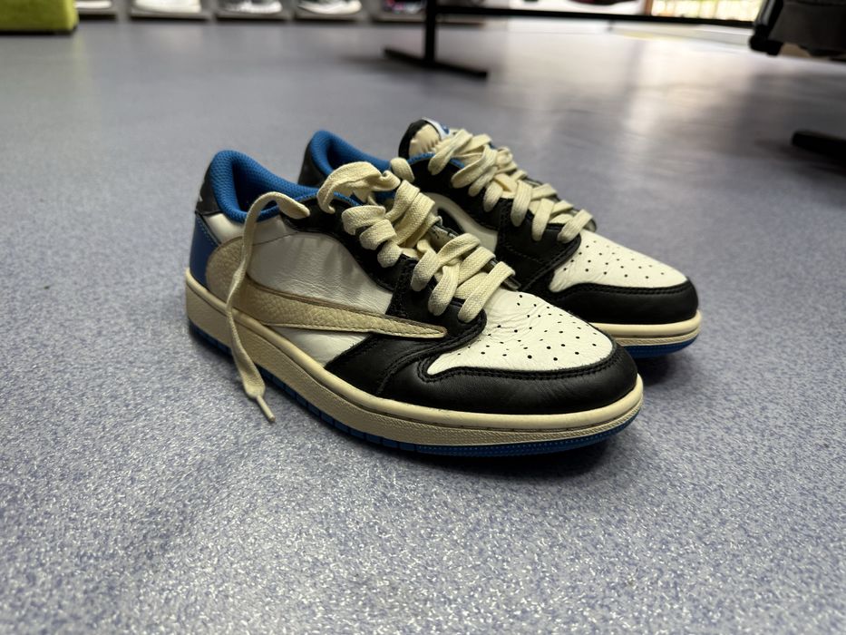 Jordan retro 1 travis