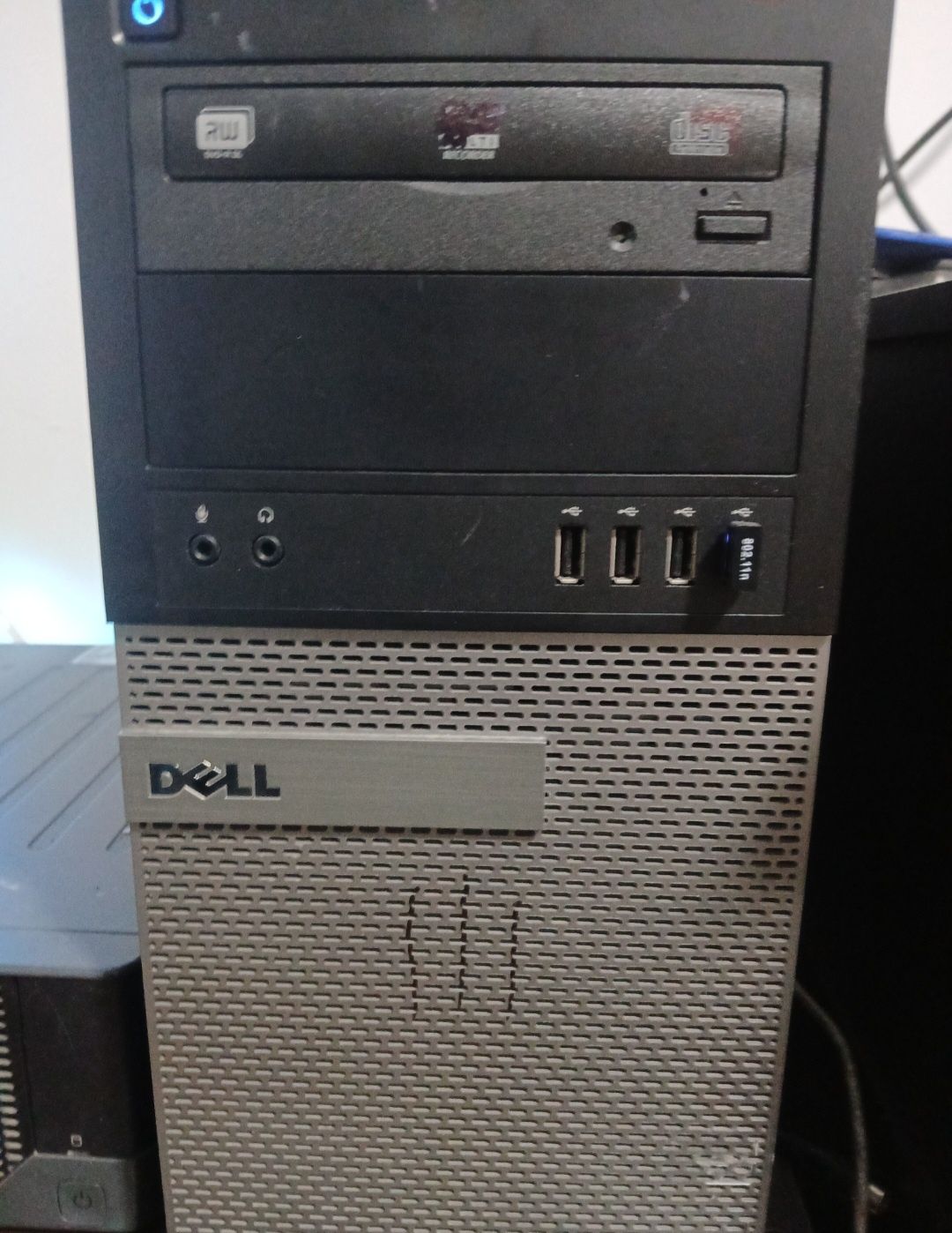 Компютър Dell (става за игри)