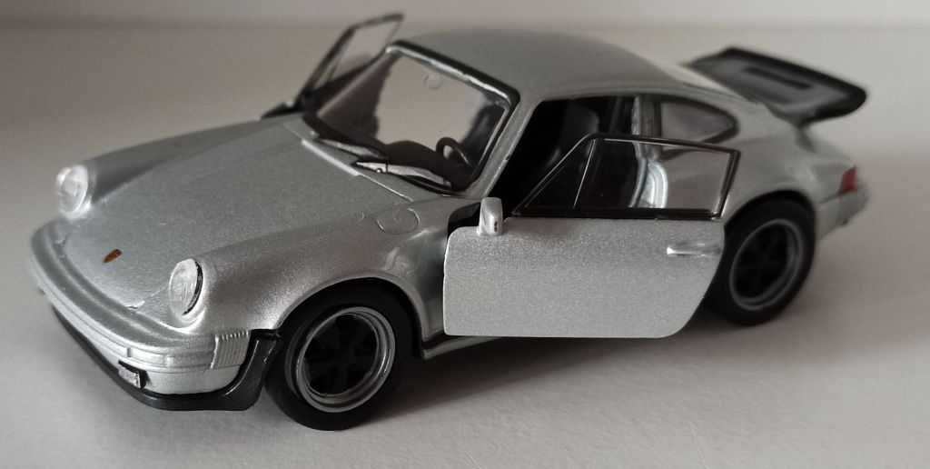 Macheta Porsche 911 Turbo (930) 1977 silver - Welly 1/36