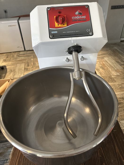 Тестомешалка продается!