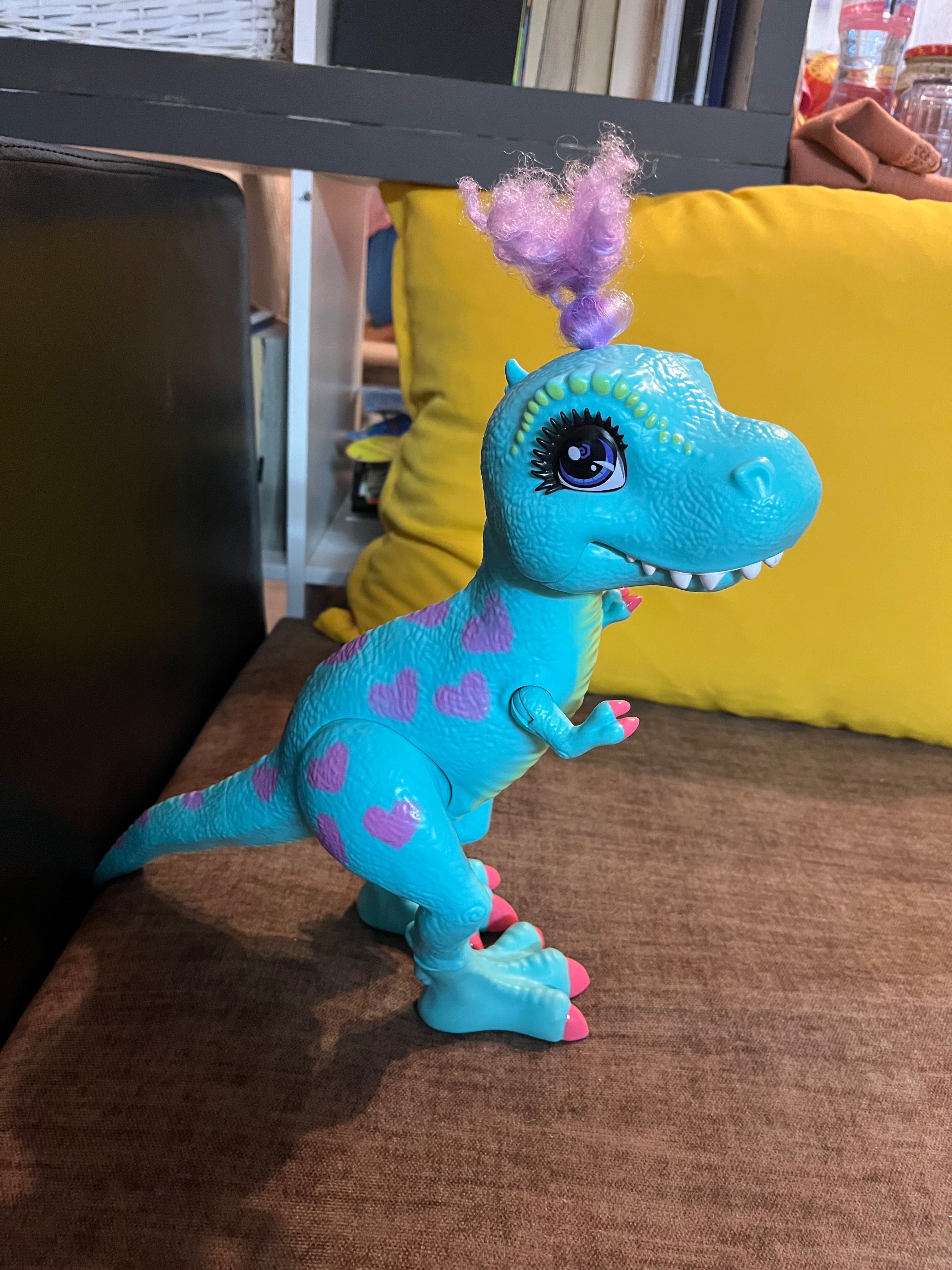 Cave Club динозавъра на Rockelle Tyrasaurus