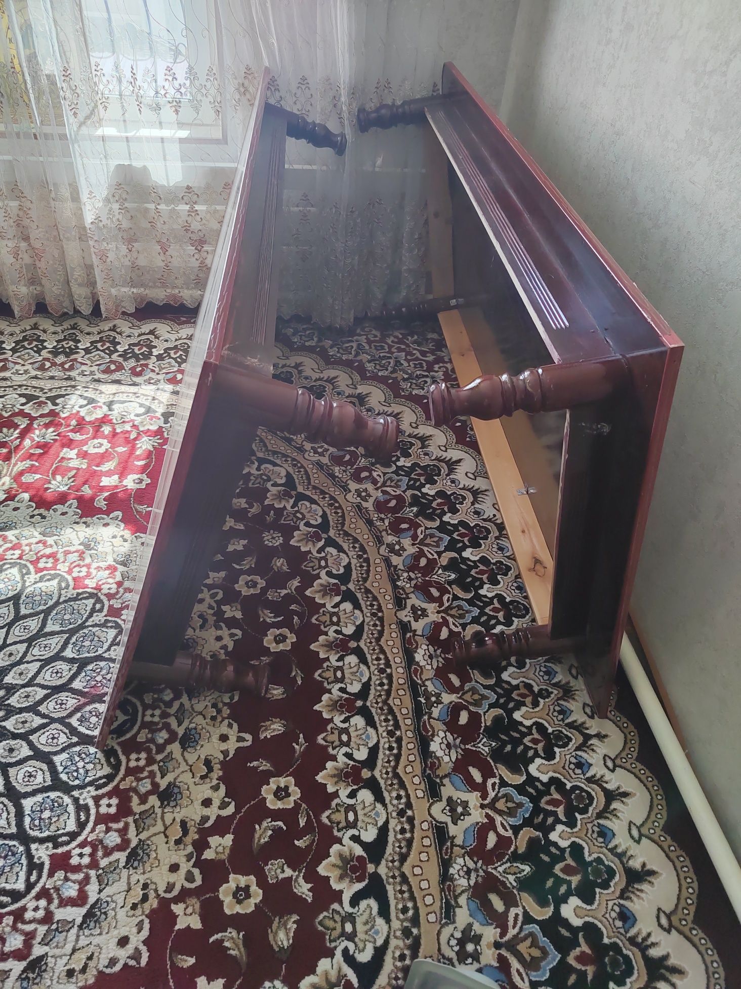 Стол для дома в хорошем состаянии