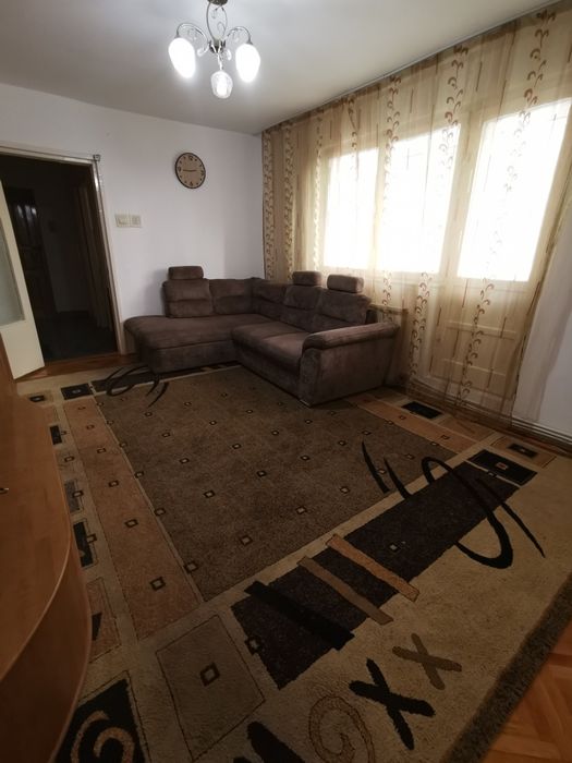 Inchiriez apartament cu 3 camere in Lugoj