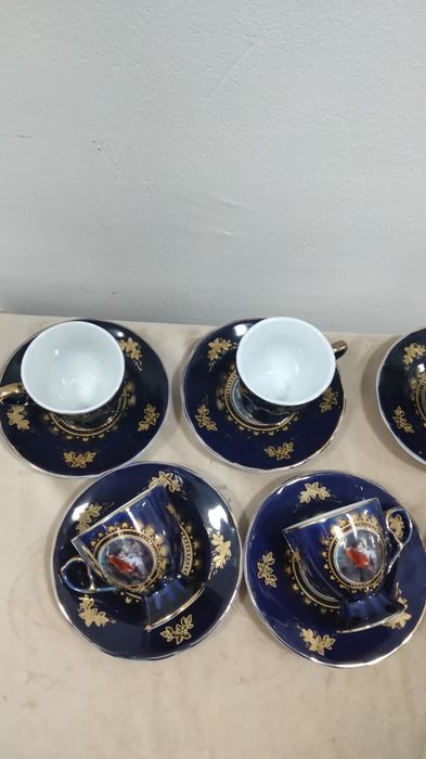 Serviciul de cafea cobalt,aurit cu aur de 24 k.6 cesti 6 farfurioare