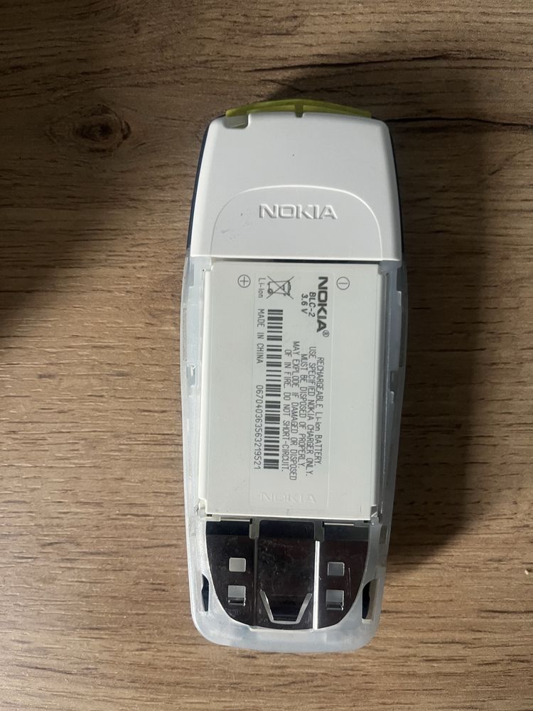 Продавам Nokia 3510