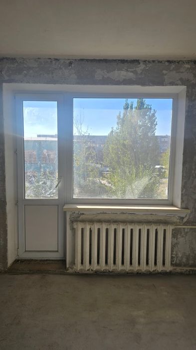 Продам пластиковое окно с дверью
