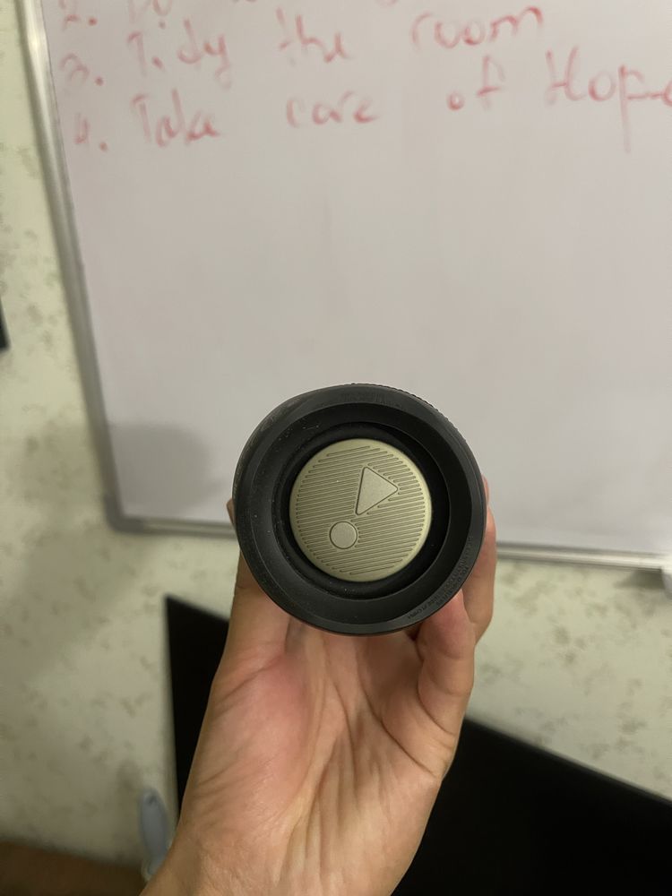 Продаю JBL Flip 5