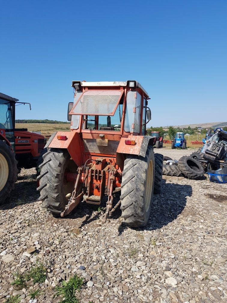 Dezmembrez Tractor Renault  951-4