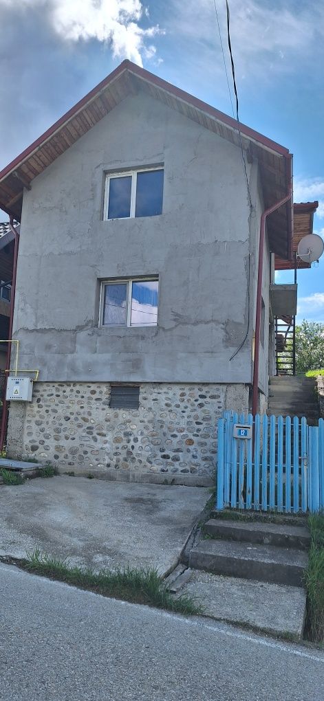 Casa de vanzare 5 camere constructie an 2000 Valea Sasului