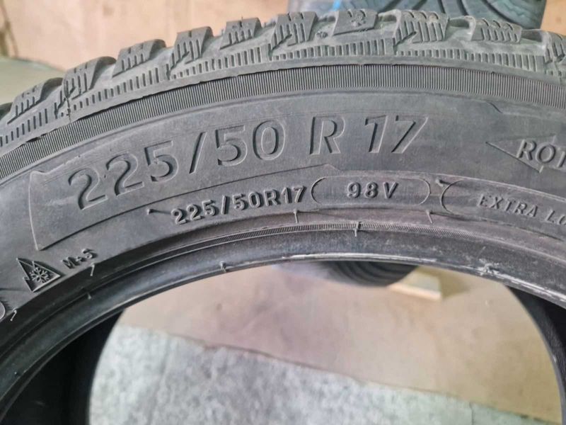 2 Michelin R17 225/50
зимни гуми 
DOT2519