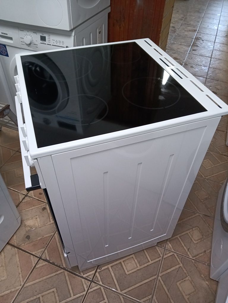 Свободно стояща печка скерамичен плот Gorenje 2 години Гаранция!