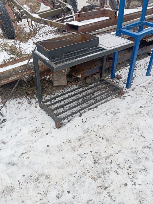 Мангал со столиком для дачи