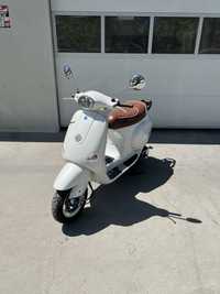 Scuter Piaggio Vespa ET4 150