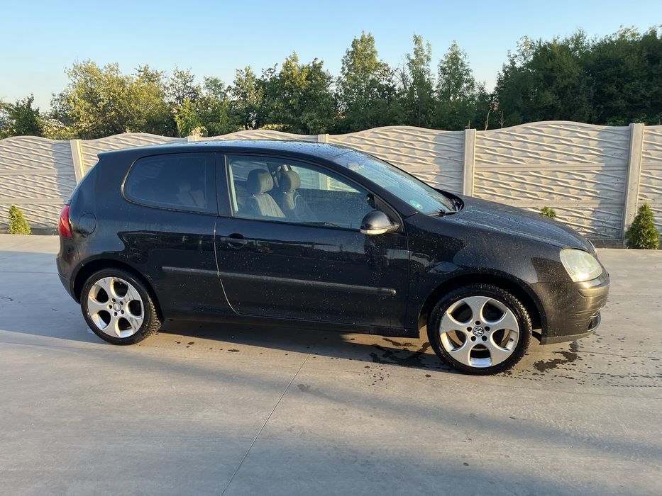Vând wolkswagen/golf 5