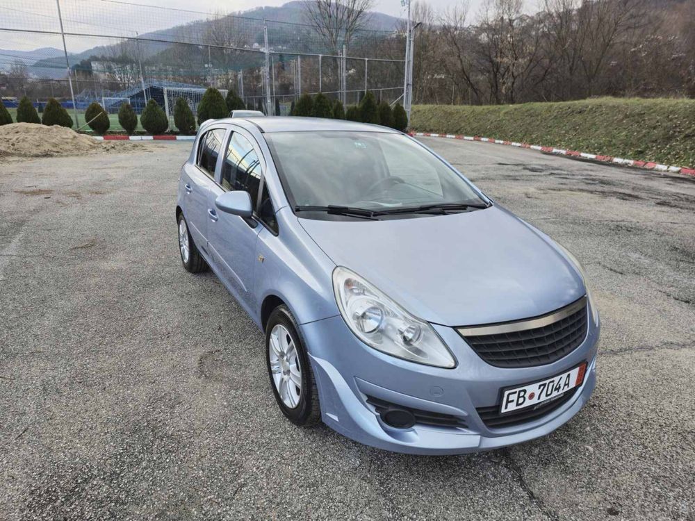 Opel corsa D 1.2 benzin