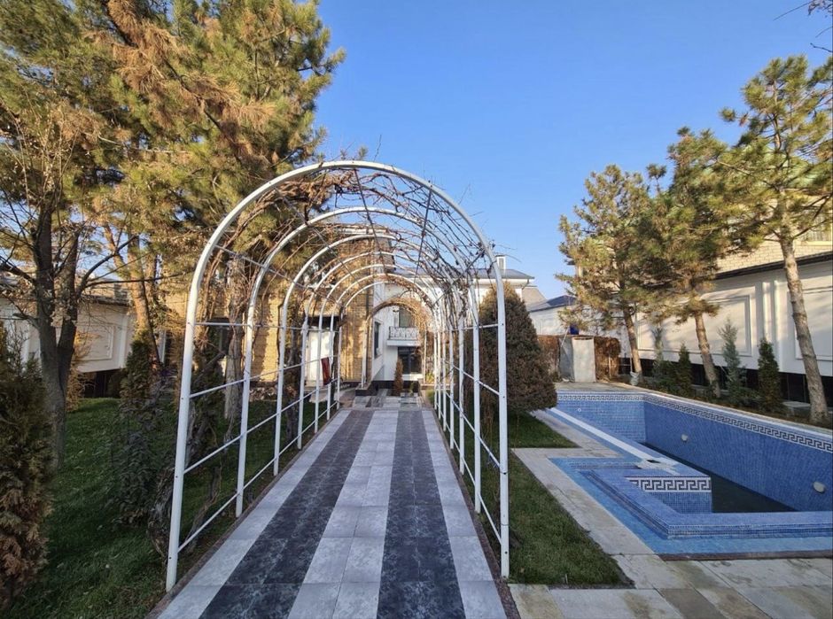 Продаётся Двух Этажный Дом.