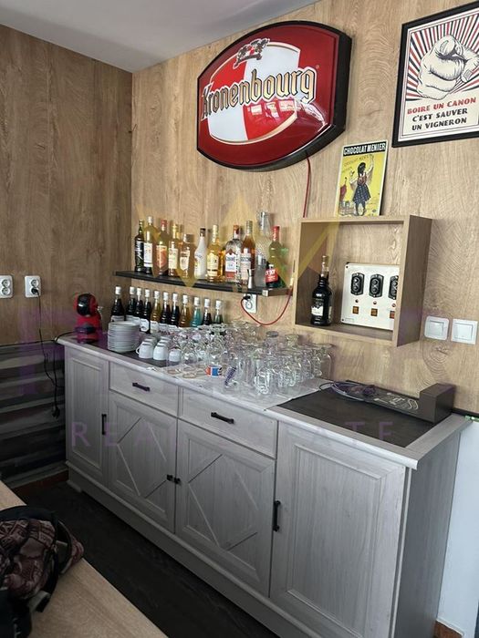 Заведение в Бриз