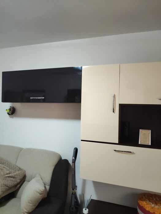 Se vinde mobilier sufragerie,fara televizor.stare,excelenta
