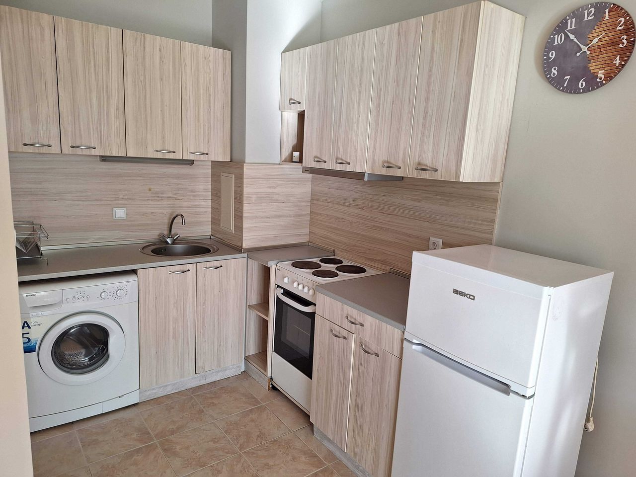 Дава се под наем Двустаен апартамент в София, Банишора - 65 кв.м за 450 € - Снимка #1