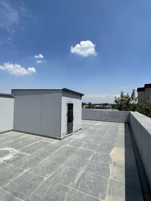 Uy 2qavatli 4xona va oshxona