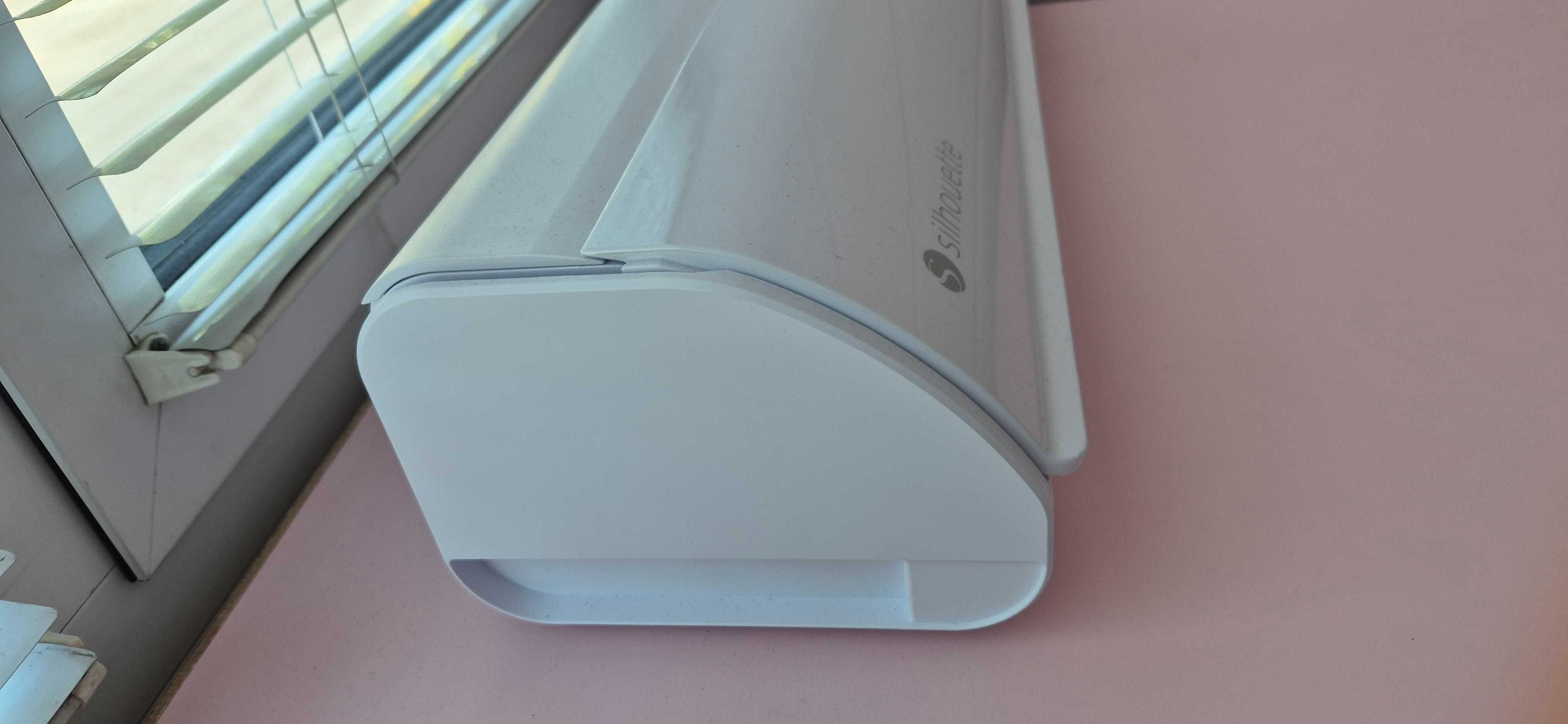 Продавам чисто нов Хоби плотер Silhouette Cameo 5