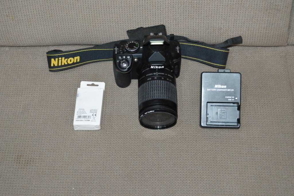 DSLR NIKON D3100 + obiectiv Nikon AF 28-100mm f/3.5-5.6G citeste anunt