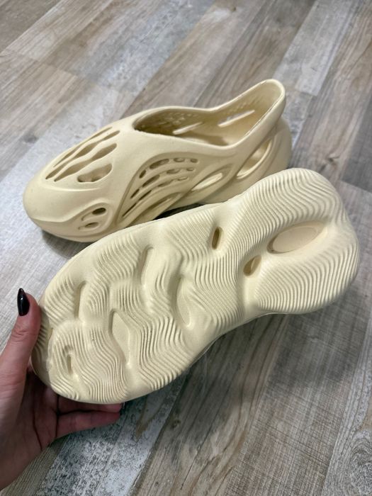 Adidas Yeezy foam runner