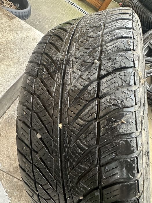 Set 4 Anvelope Iarna 245 45 r18 Goodyear UltraGrip Performance