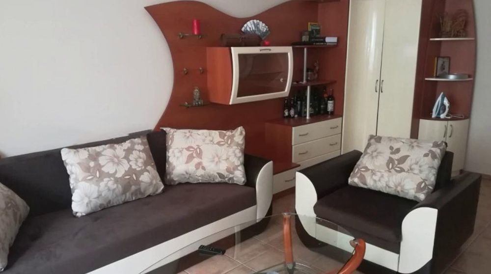 Дава се под наем Тристаен апартамент в София, Оборище - 100 кв.м за 750 € - Снимка #1