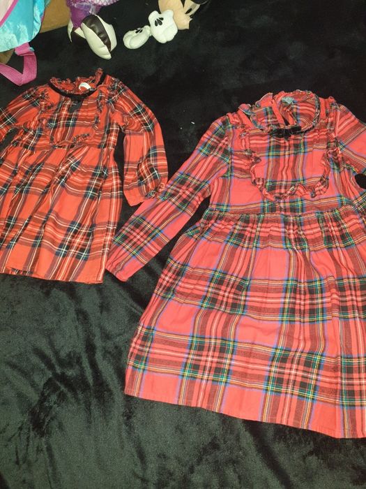 Rochite fetite ,surori marimi 2-3 ani si 4-5 ani