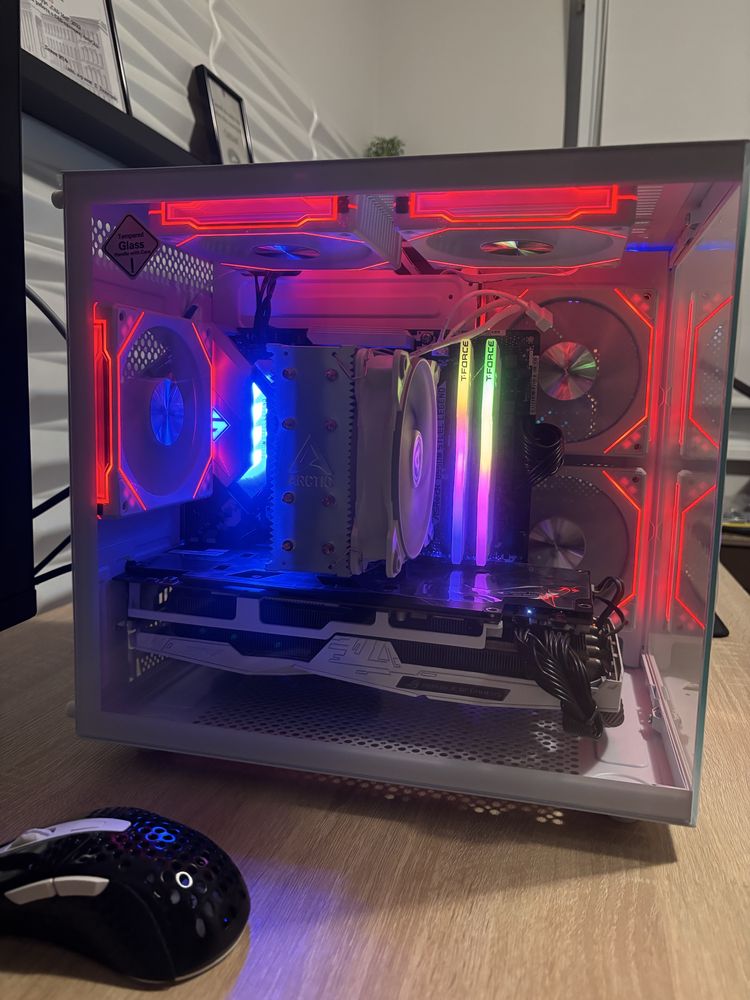 Бял Геймърски компютър Ryzen 5600G, RX5700XT, 16 Ram, 500 SSD, 700w
