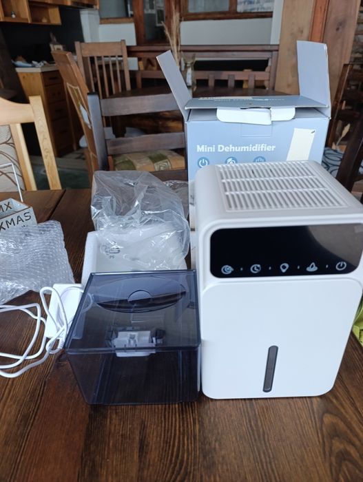 Мини влагоабсорбатор нов, тих с LCD дисплей и 12-часов таймер