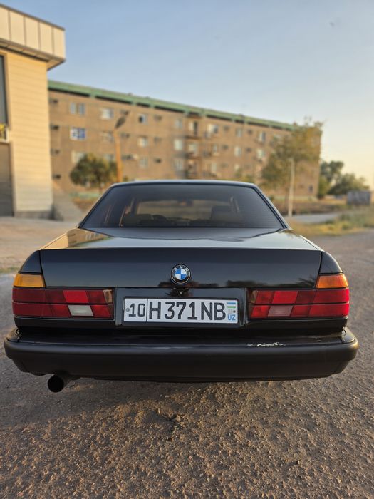 BMW  Е32 сотилади