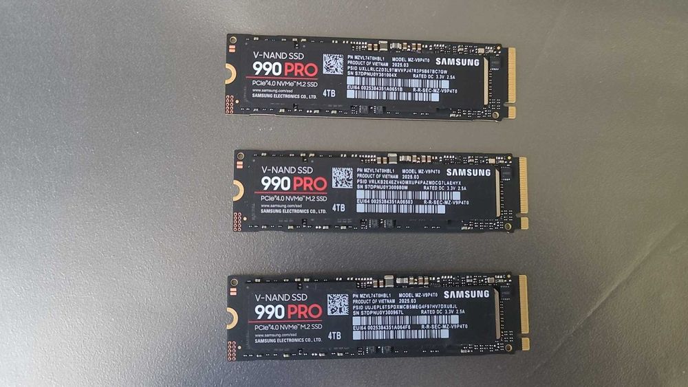 SSD Samsung de 4TB 990 PRO PCIe M.2 NVMe , nou ,7450 MB/s