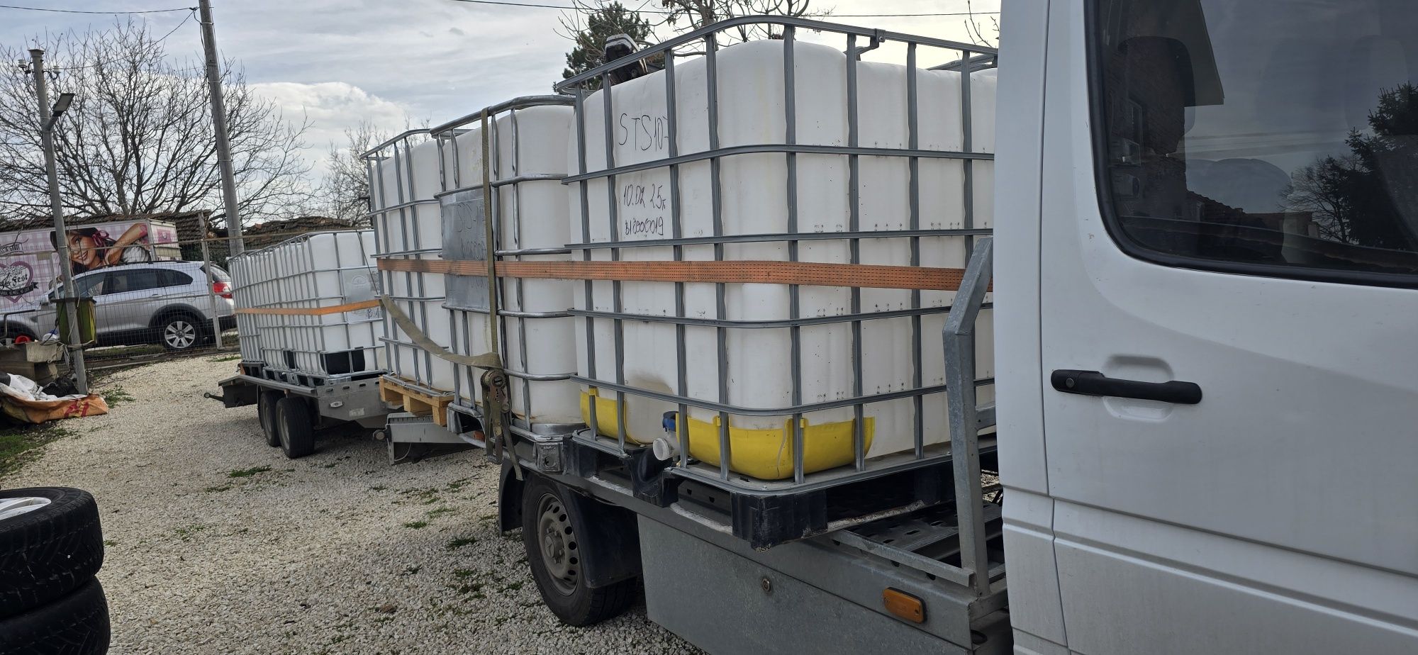 Бидони, Цистерни кубче, IBC контейнери с обков, резервоари 1 тон, 1000