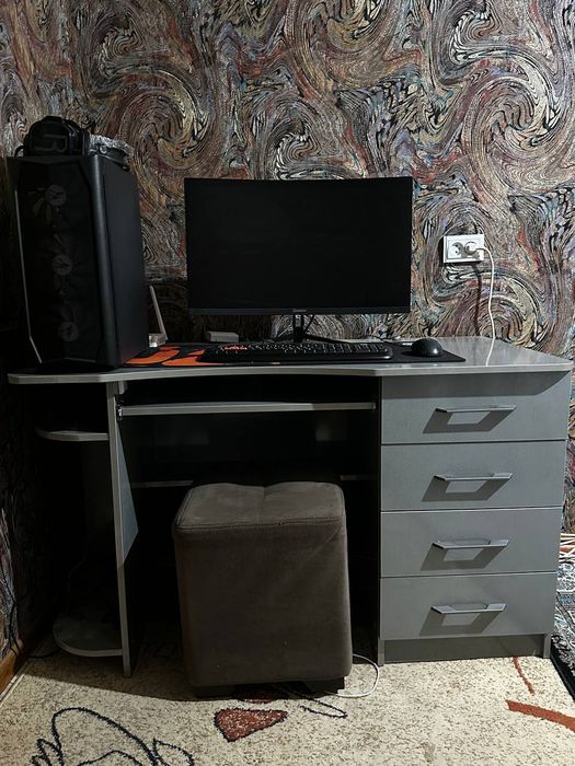 Komplekt kompyuter sotiladi