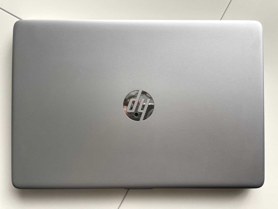 Vand laptop HP i3-8145