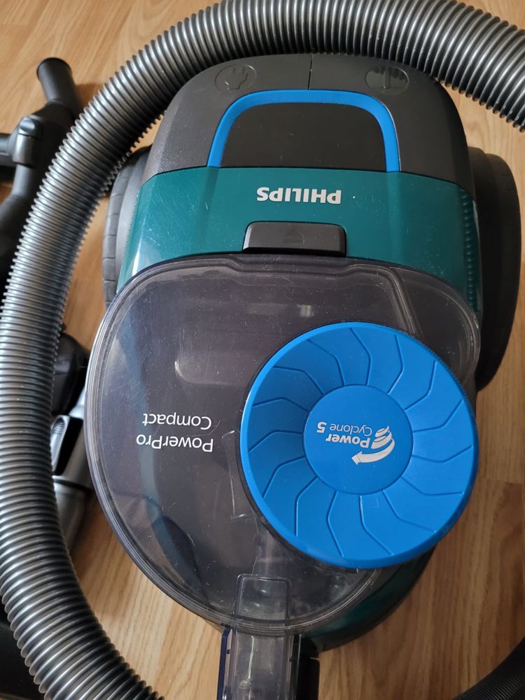 Aspirator Philips PowerPro seria 3000 900w