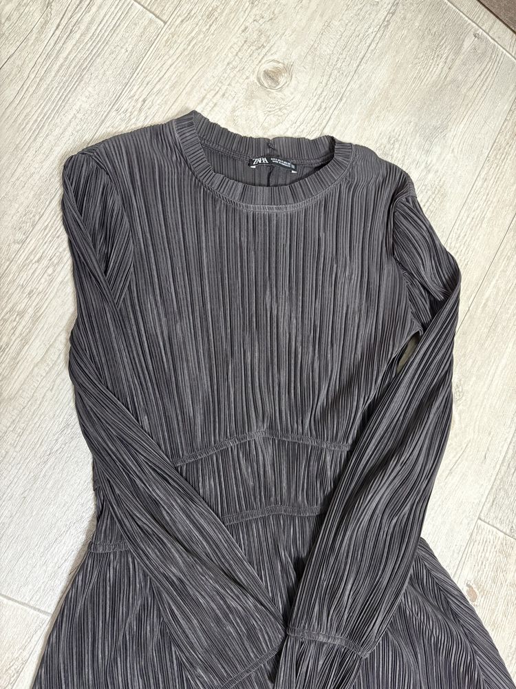 Продается платье Zara хорошего качества