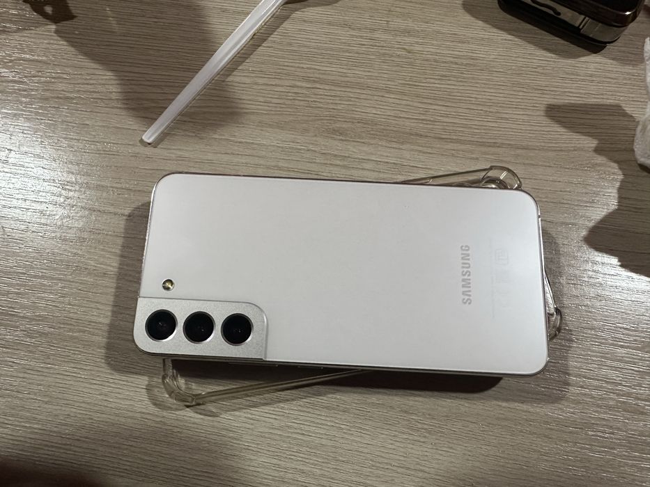 Продаю самсунг с22+ s22+ 5G