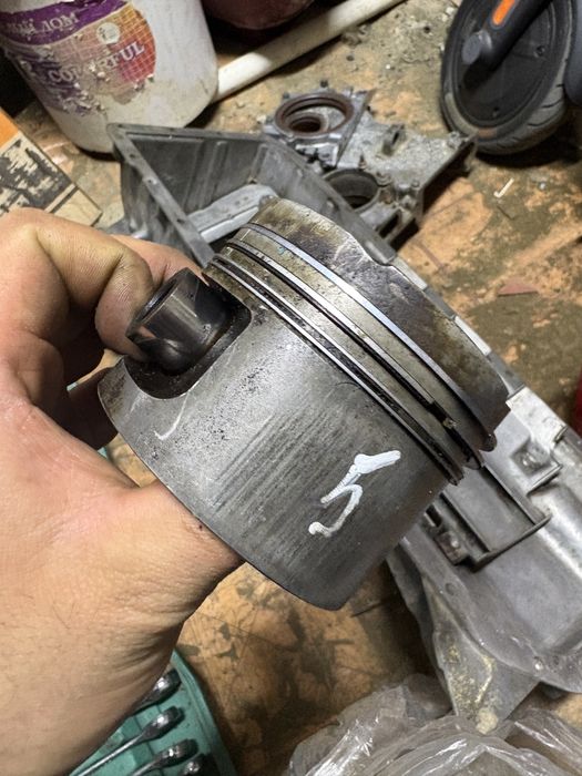 Поршня BMW M50B25 без ванос