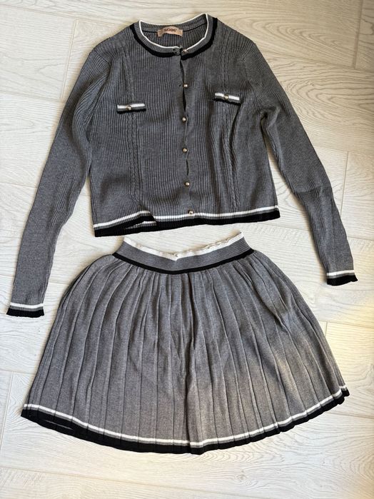 Комплект - пола и блуза