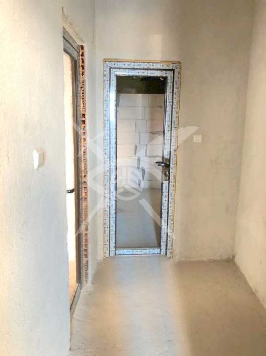 Продава се Магазин в Бургас, Меден рудник - зона Б - 251 кв.м за 387 €/кв.м - Снимка #1