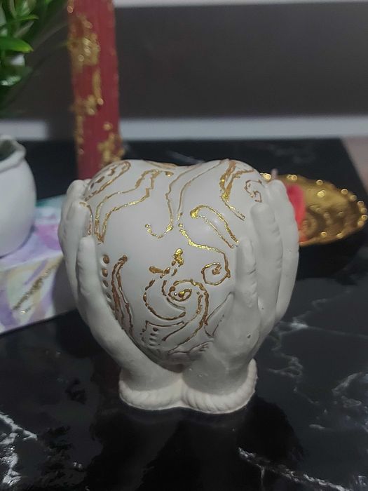 Vând statuete religioase, lumânări ornamentale, decoraţiuni cameră
