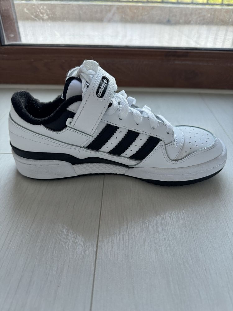 Маратонки Adidas