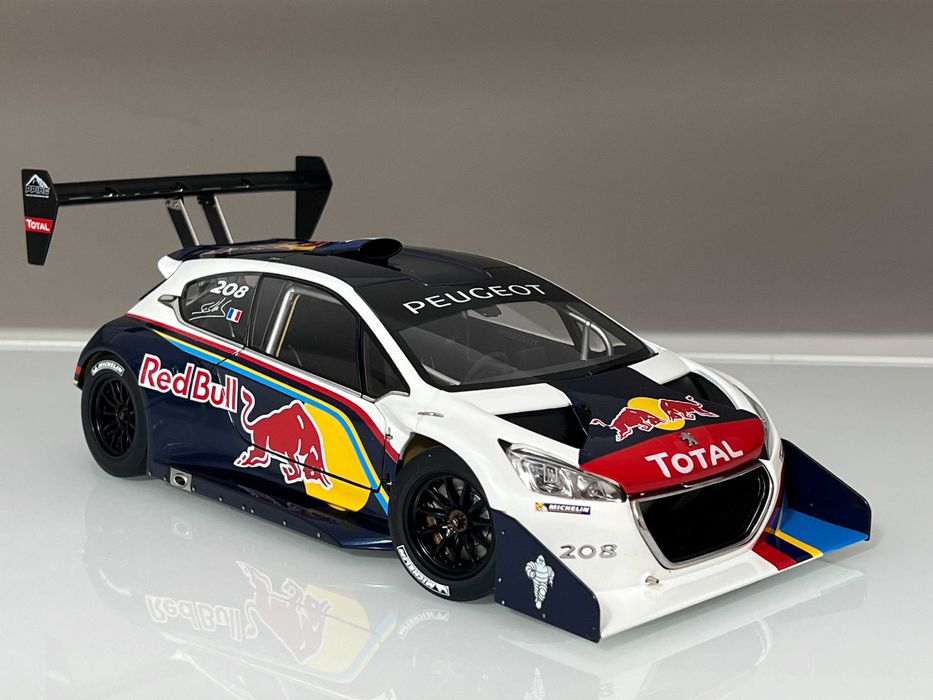 Macheta Auto 1/18 Autoart Peugeot 208 T16 Pikes Peak Loeb