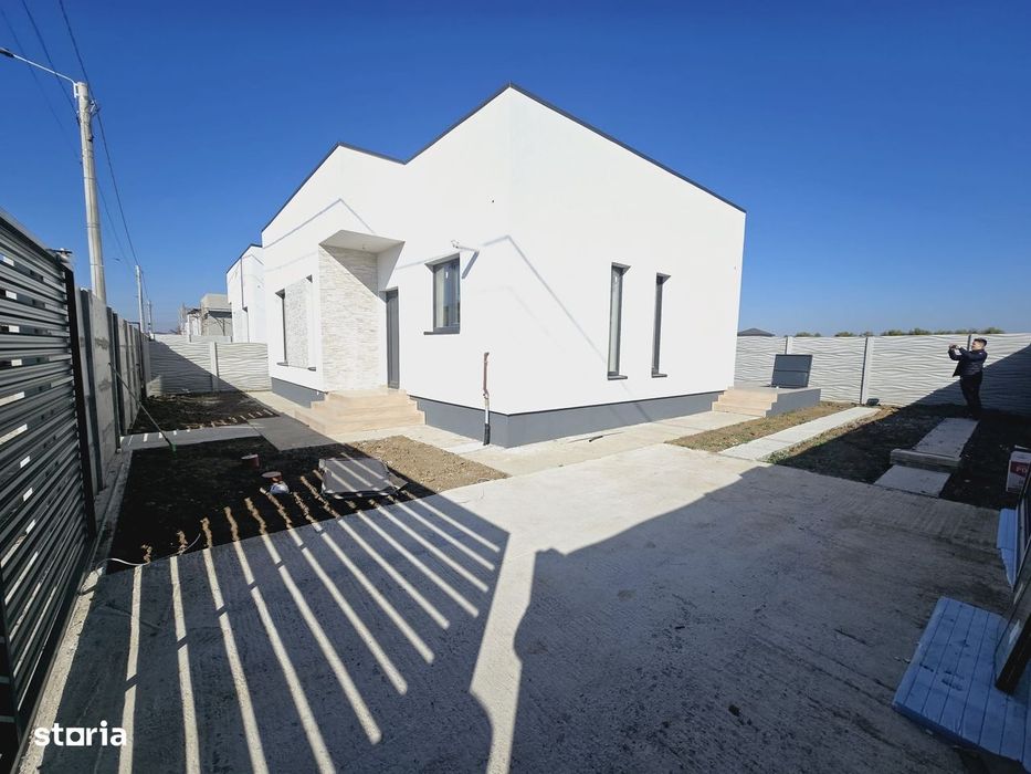 Casa mediteranean - 3 camere - 2 bai - placa de beton - 15 min de STV
